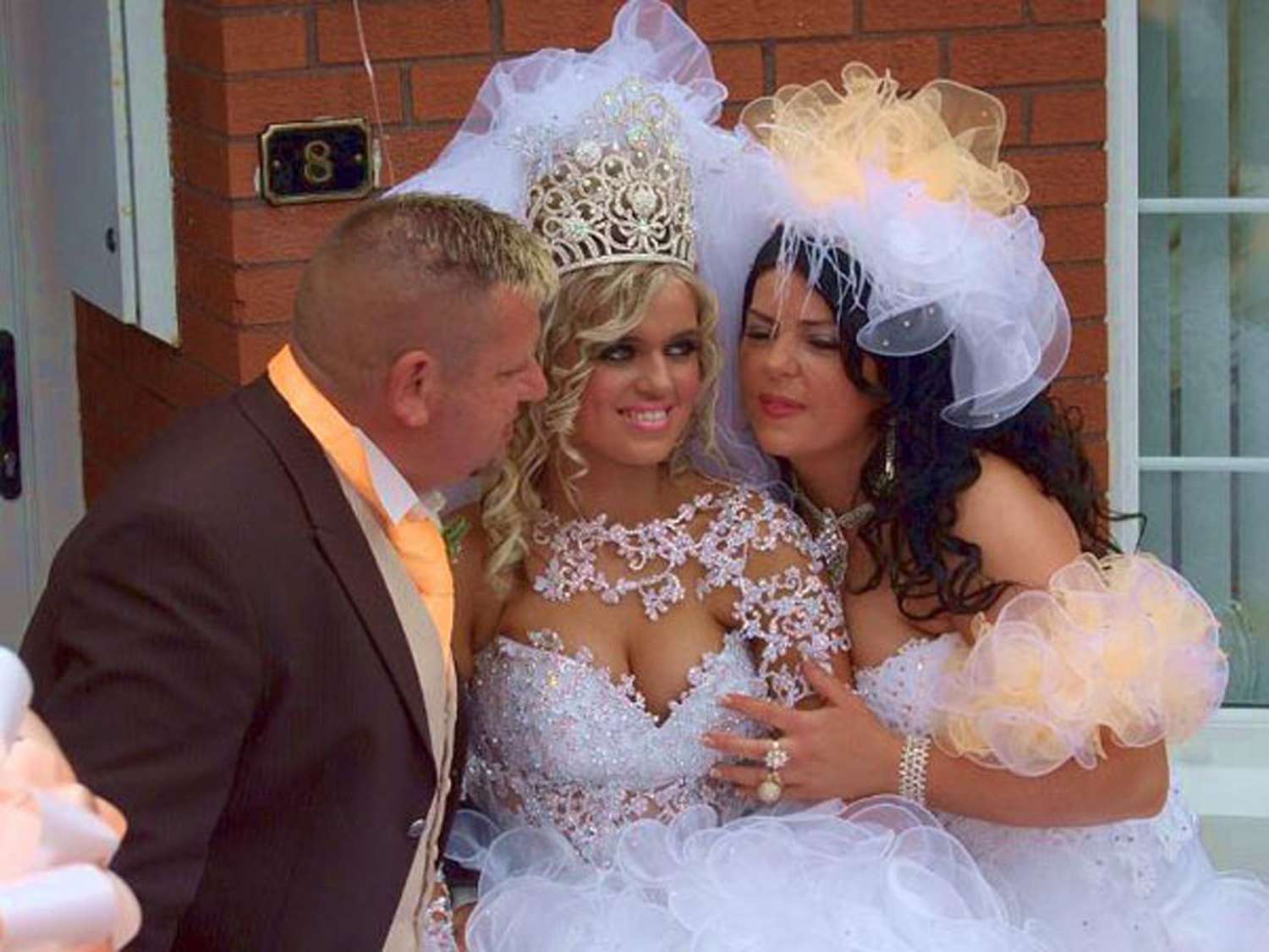 Brides Get Noticed for the Wrong Reason: 30 Worst Wedding Dress Fails