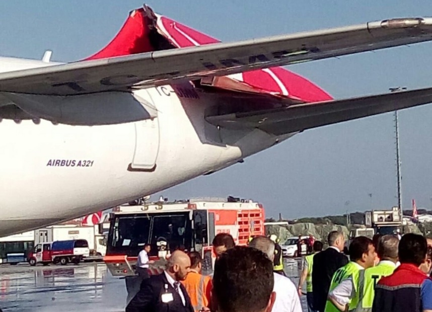 WATCH: Jet's Tail is Destroyed after another Plane Crashes into it