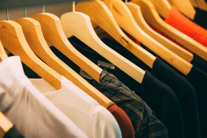 How to Organize Clothes in Closet by Color – Cracking the Color Code