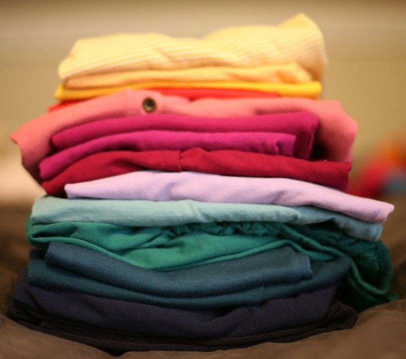 How to Store T Shirts on Shelves – Best Way to Fold Shirts