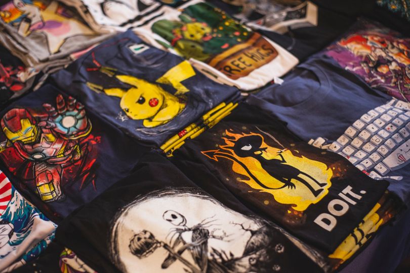 How to Store T Shirts on Shelves – Best Way to Fold Shirts